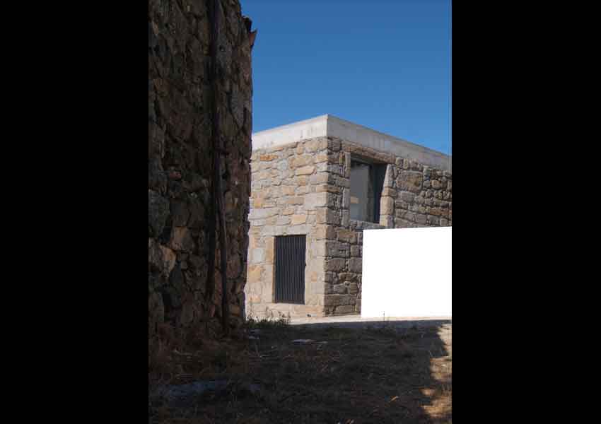 Satão house, house, Lisbon, Portugal, Architecture, Jorge Mealha, Living, white, Concrete