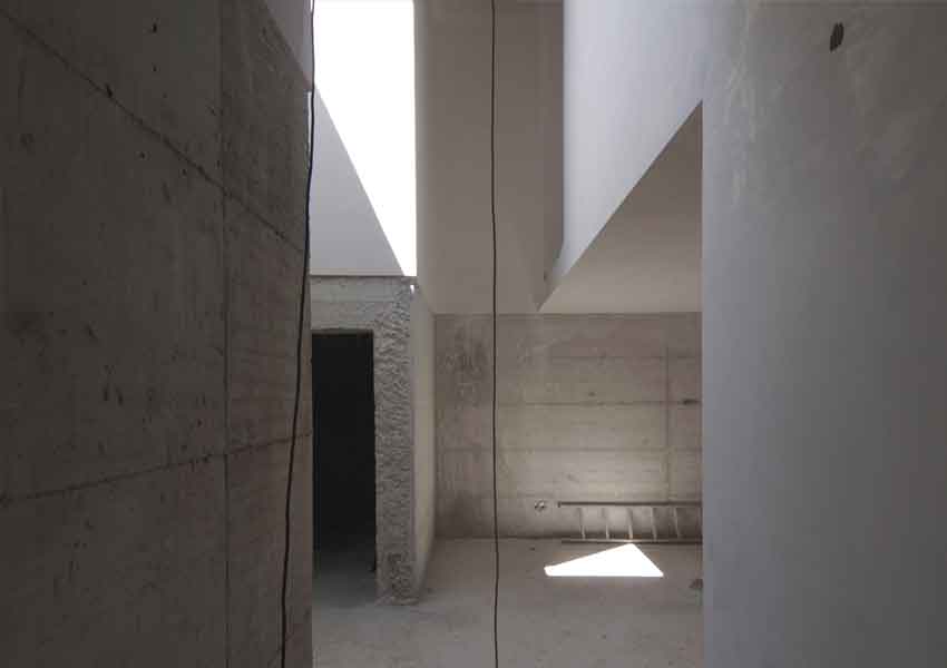 Satão house, house, Lisbon, Portugal, Architecture, Jorge Mealha, Living, white, Concrete