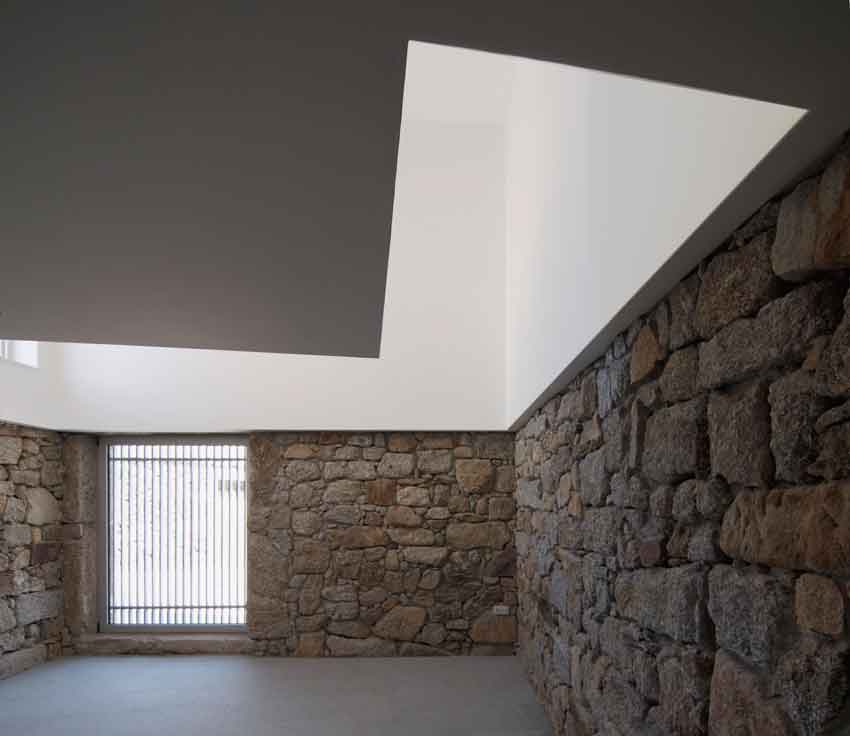 Satão house, house, Lisbon, Portugal, Architecture, Jorge Mealha, Living, white, Concrete