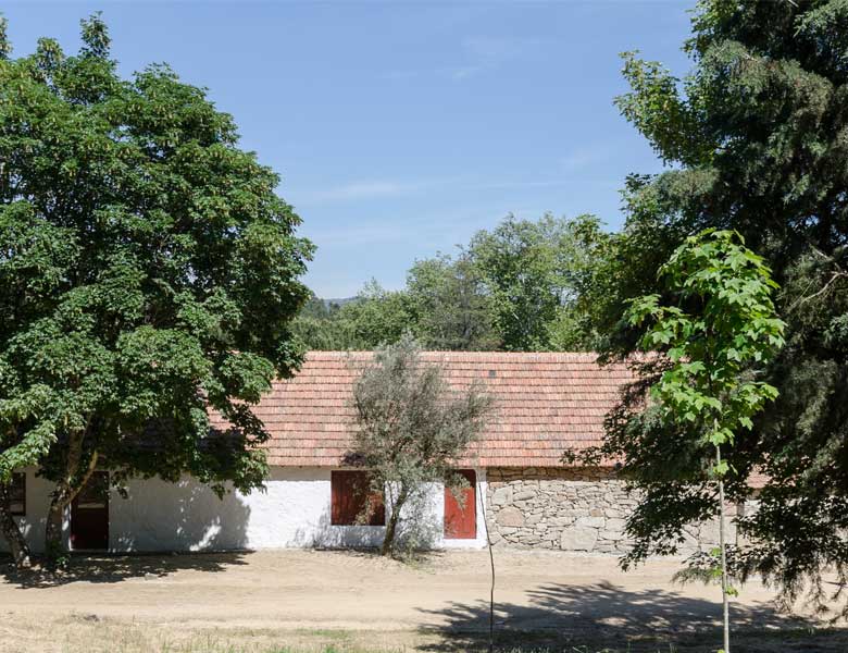 Vidago rural house by Nuno Graça Moura