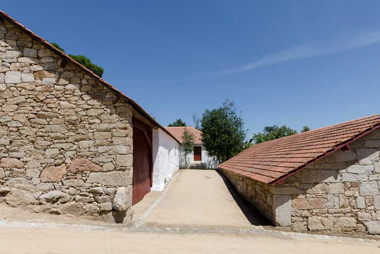 Vidago rural house by Nuno Graça Moura