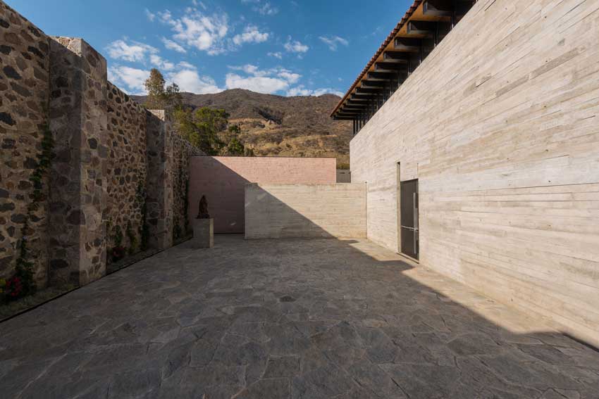 Arquitectura, Design, Interiores, Interiors, house, homes, luxury, real estate, Mexico, Mexico city, the describer, Ricardo Yslas Gamez Arquitectos, RLJ Chapel, chapel, church, religion, religious architecture